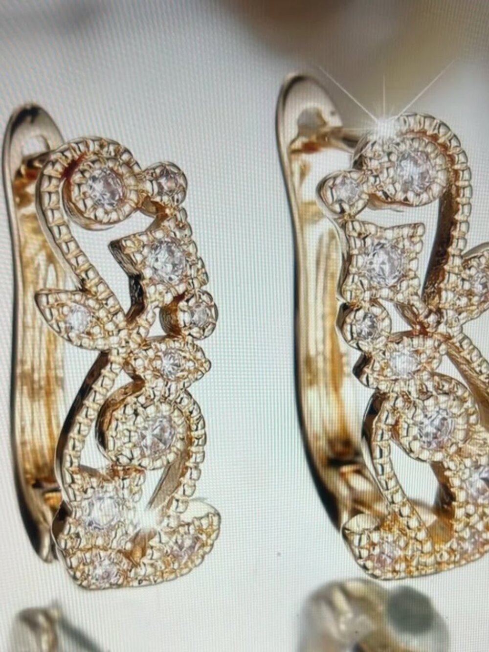 NEW! Elegant Earrings ~ Gold Platted & CZ Perfect for a Woman'S Sexy Style